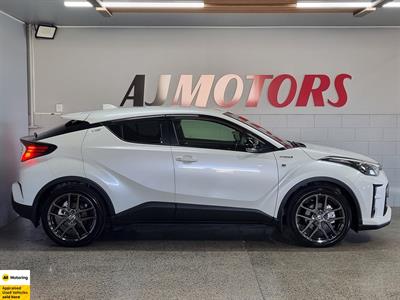2019 Toyota C-HR - Thumbnail