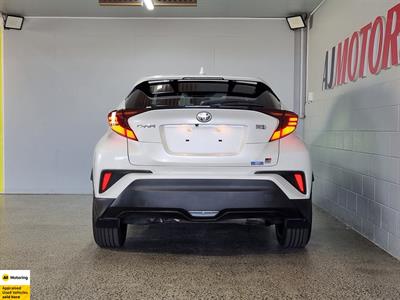 2019 Toyota C-HR - Thumbnail