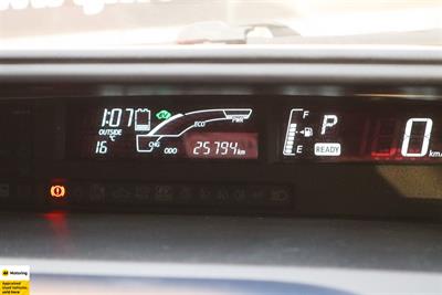 2015 Toyota Aqua - Thumbnail