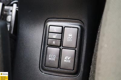 2015 Toyota Aqua - Thumbnail