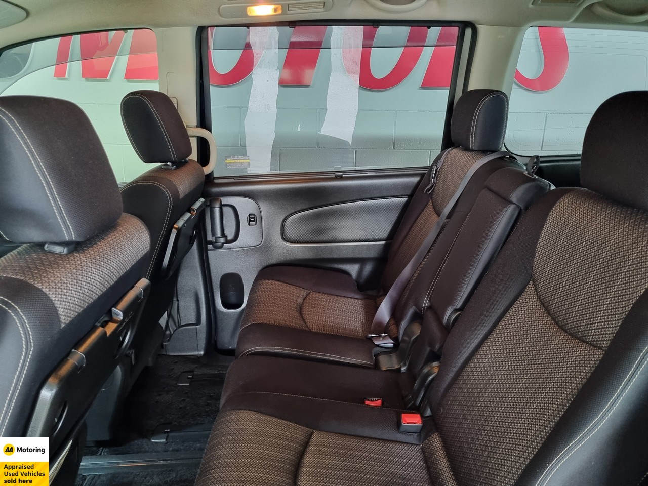2015 Nissan Serena