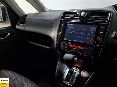 2015 Nissan Serena - Thumbnail