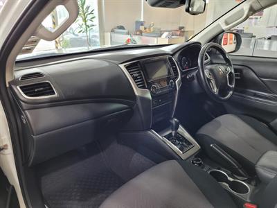 2020 Mitsubishi Triton - Thumbnail