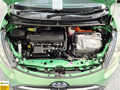2015 Toyota Sienta - Thumbnail