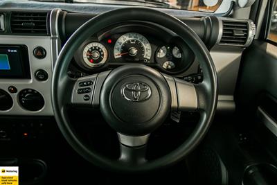 2012 Toyota FJ Cruiser - Thumbnail