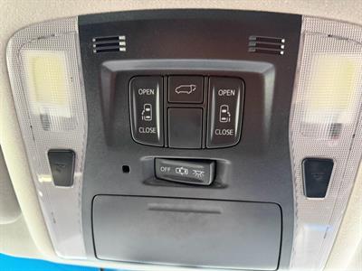 2015 Toyota Vellfire - Thumbnail