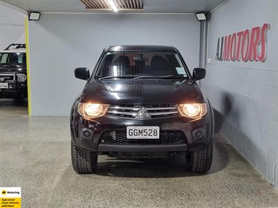 2012 Mitsubishi Triton - Thumbnail