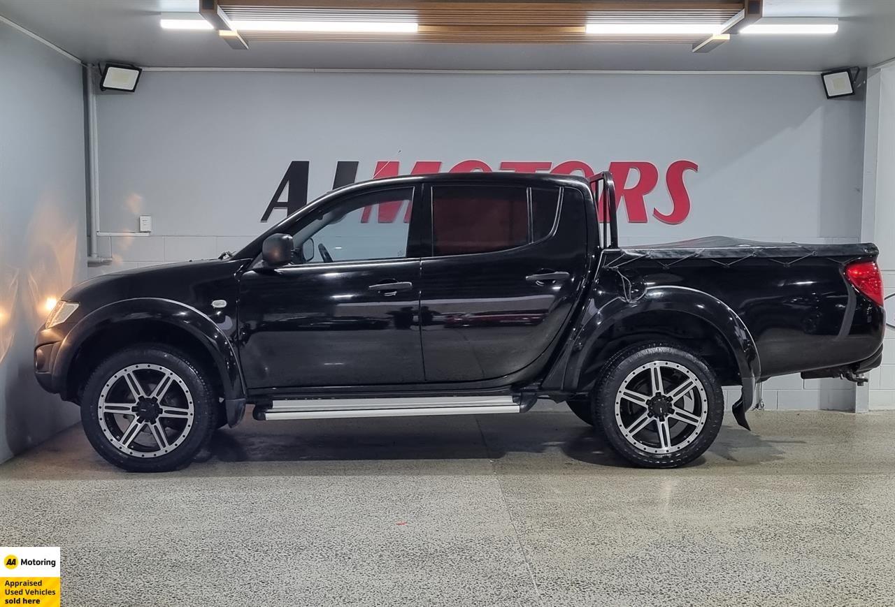 2012 Mitsubishi Triton