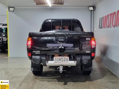2012 Mitsubishi Triton - Thumbnail