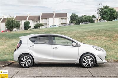 2019 Toyota Aqua - Thumbnail