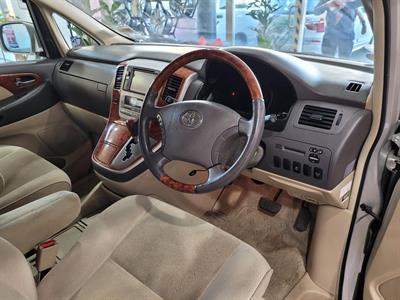 2004 Toyota Alphard - Thumbnail