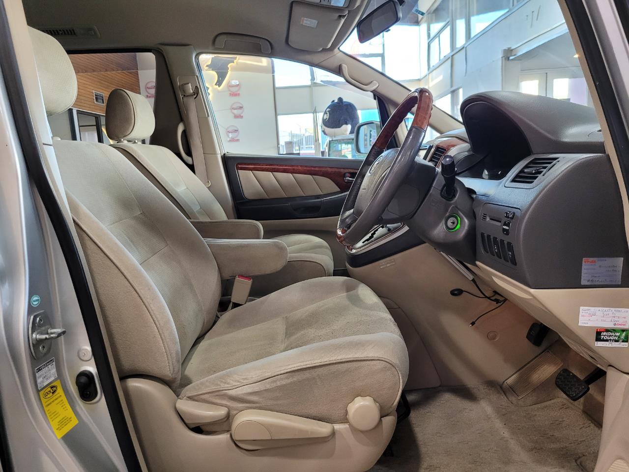2004 Toyota Alphard