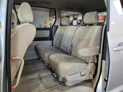 2004 Toyota Alphard - Thumbnail