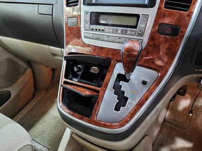 2004 Toyota Alphard - Thumbnail
