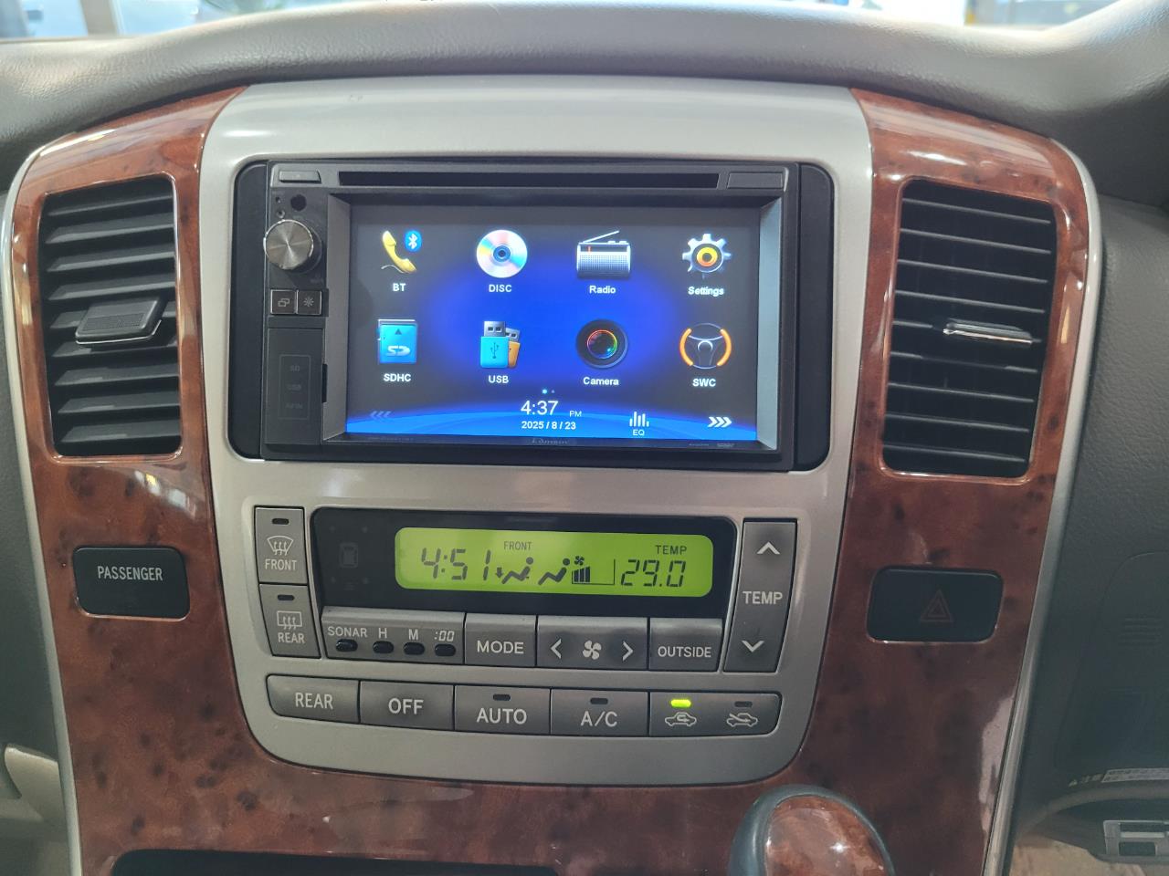 2004 Toyota Alphard