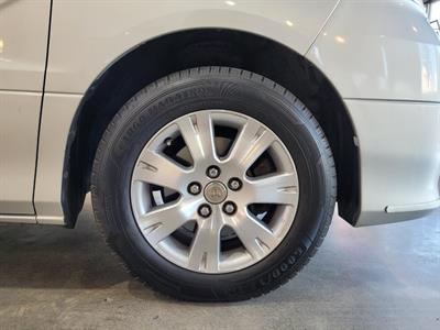 2004 Toyota Alphard - Thumbnail