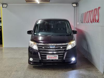 2015 Toyota Noah - Thumbnail