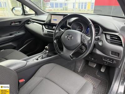 2019 Toyota C-HR - Thumbnail