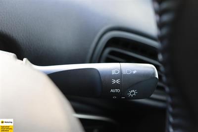 2019 Toyota Prius - Thumbnail