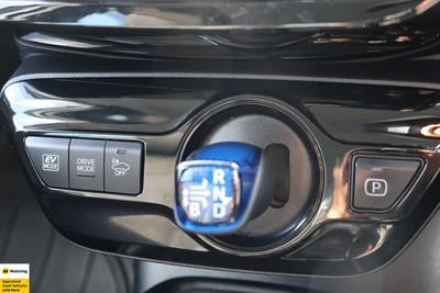 2019 Toyota Prius - Thumbnail