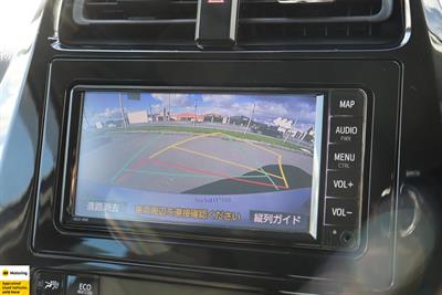 2019 Toyota Prius - Thumbnail