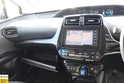 2019 Toyota Prius - Thumbnail