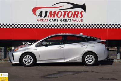 2019 Toyota Prius - Thumbnail