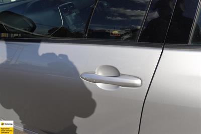 2019 Toyota Prius - Thumbnail