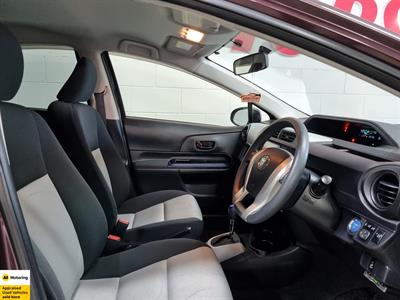 2014 Toyota Aqua - Thumbnail