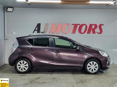 2014 Toyota Aqua - Thumbnail