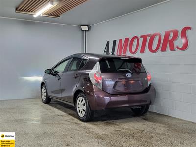 2014 Toyota Aqua - Thumbnail