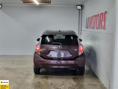 2014 Toyota Aqua - Thumbnail