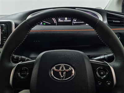 2016 Toyota Sienta - Thumbnail