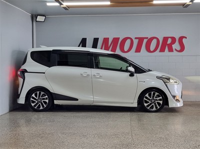 2016 Toyota Sienta - Thumbnail