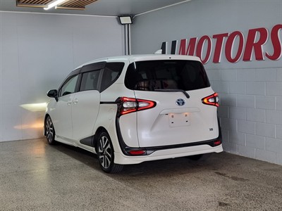 2016 Toyota Sienta - Thumbnail