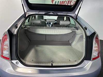 2014 Toyota Prius - Thumbnail