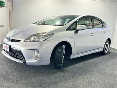 2014 Toyota Prius - Thumbnail