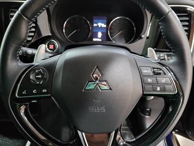 2021 Mitsubishi Outlander - Thumbnail