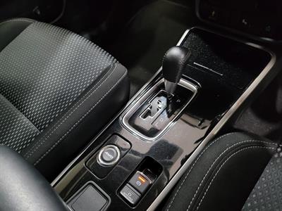 2021 Mitsubishi Outlander - Thumbnail
