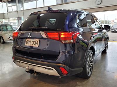 2021 Mitsubishi Outlander - Thumbnail