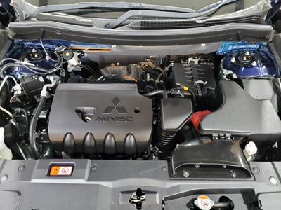 2021 Mitsubishi Outlander - Thumbnail