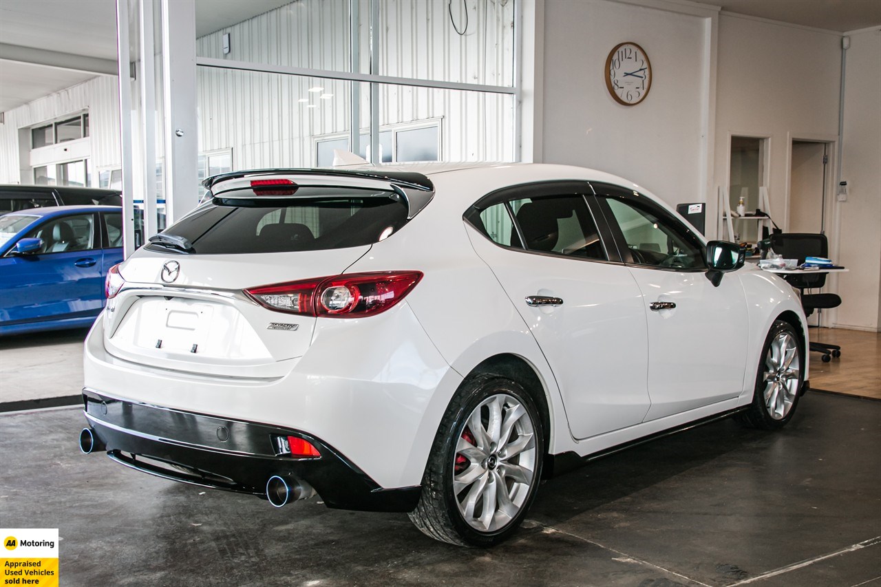 2015 Mazda Axela
