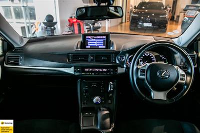 2013 Lexus CT 200h - Thumbnail