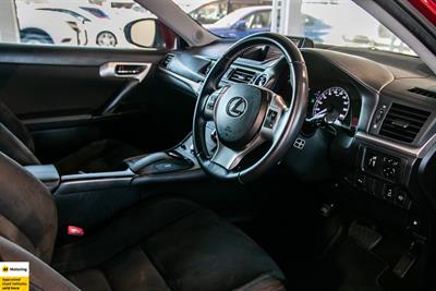 2013 Lexus CT 200h - Thumbnail