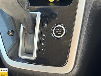 2016 Nissan Serena - Thumbnail