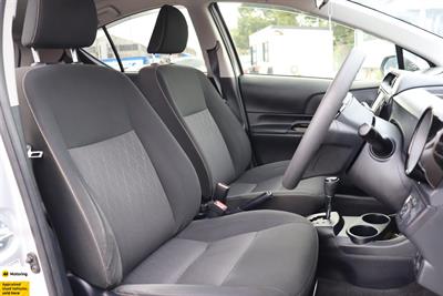 2020 Toyota Aqua - Thumbnail
