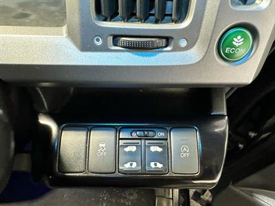 2012 Honda STEPWAGON - Thumbnail