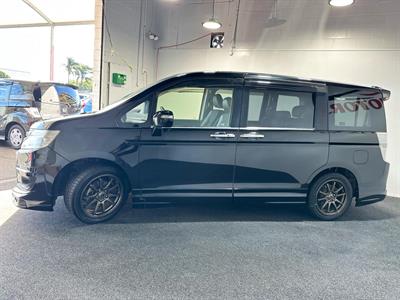 2012 Honda STEPWAGON - Thumbnail