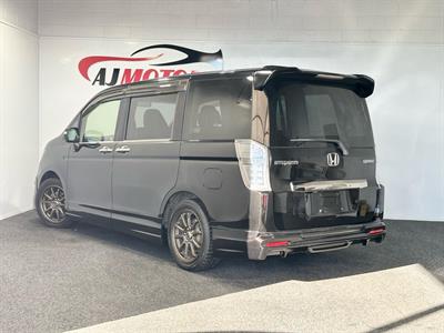 2012 Honda STEPWAGON - Thumbnail