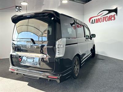 2012 Honda STEPWAGON - Thumbnail
